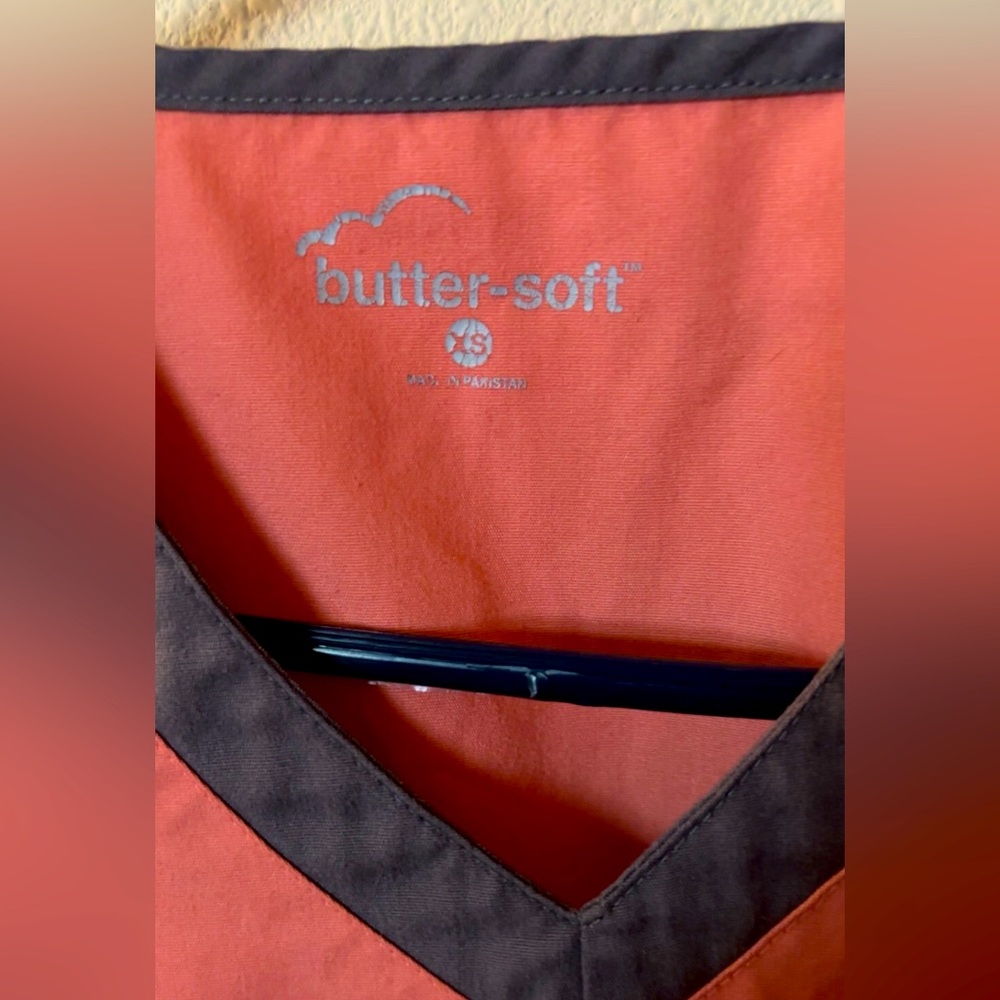 Scrub top - Picture 3 of 3